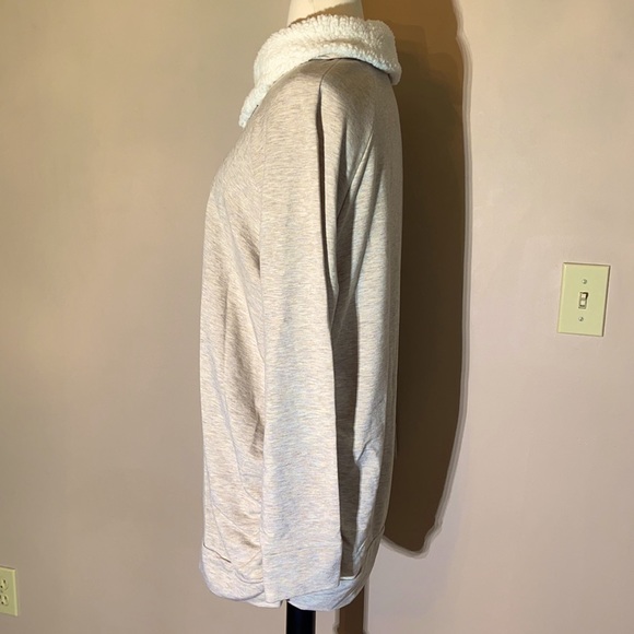 Women’s Maternity Cream Sherpa Collar Sweatshirt - Picture 4 of 5